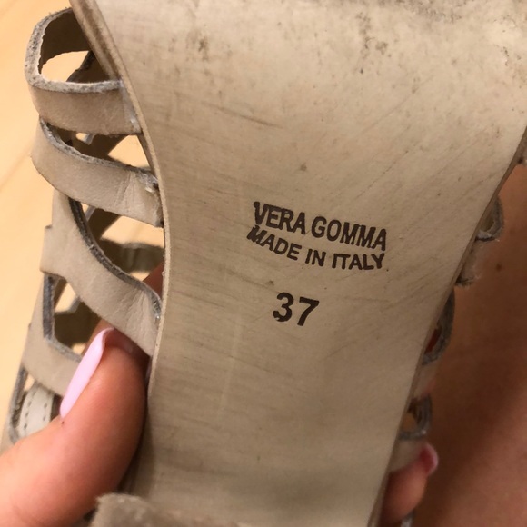 Italian Leather Heels - Picture 4 of 4